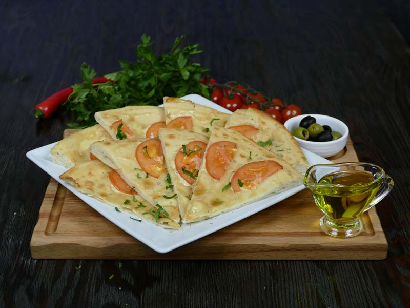 Фокачча с помидором